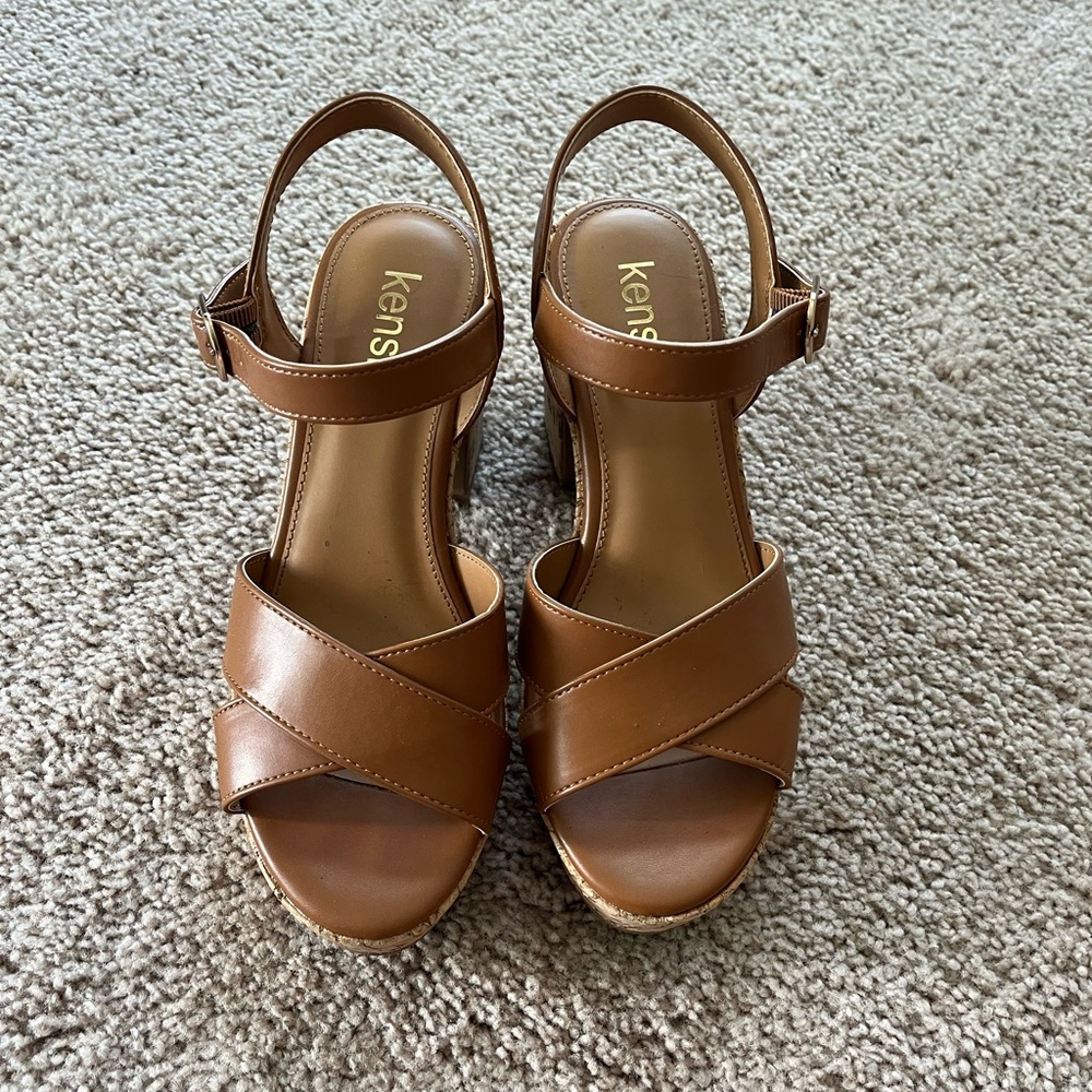 Kensie Brown Sandals Size 7